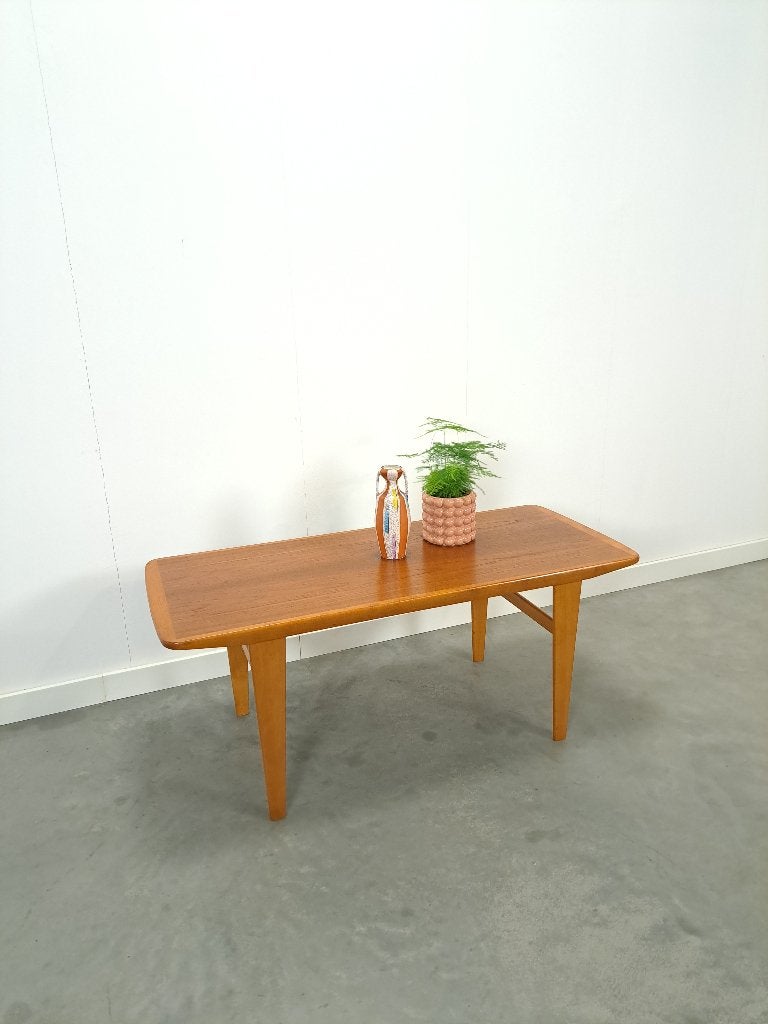 Fineer salontafel uit Zweden, 50 – 75, Gebruikt, 100 tot 150 cm, Teakhout