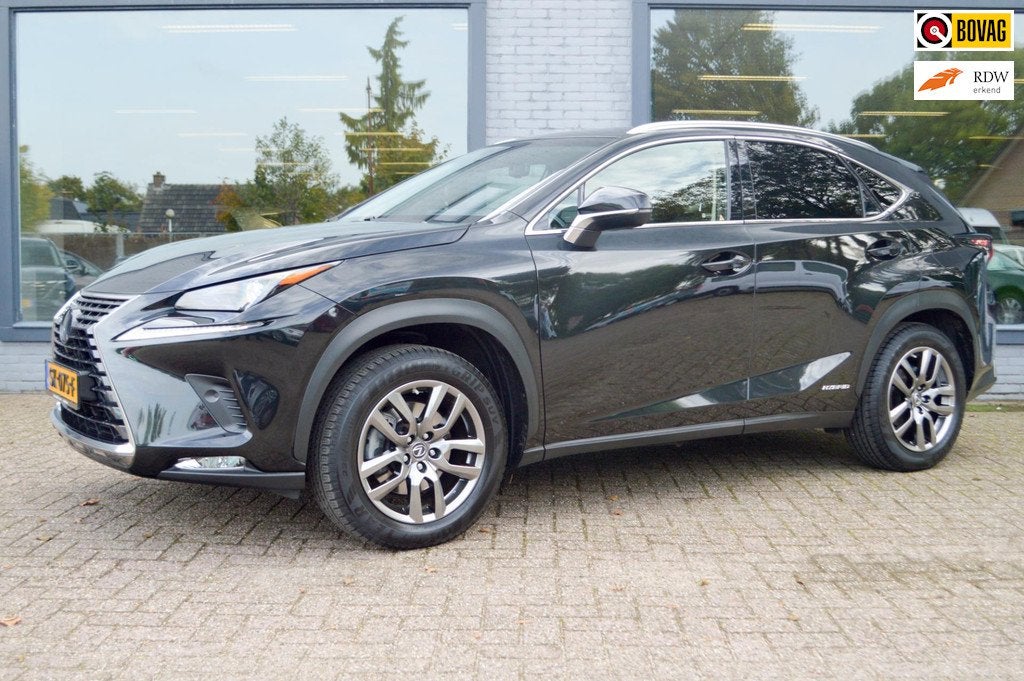 Lexus NX 300h AWD Luxury Line Hybrid|Automaat|Trekhaak|Leder, Auto's, Lexus, Automaat, Gebruikt, Automatische klimaatregeling