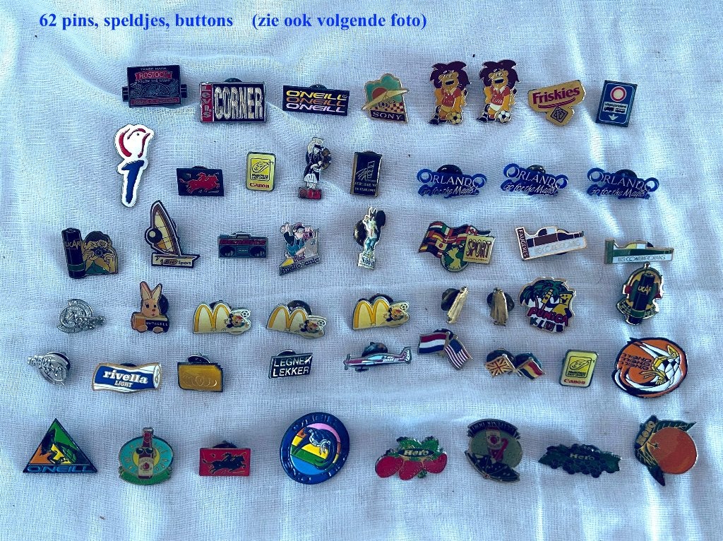 62 pins speldjes buttons jaren '80 '90 Vintage, Verzamelen, Ophalen, Gebruikt, Merk, Speldje of Pin