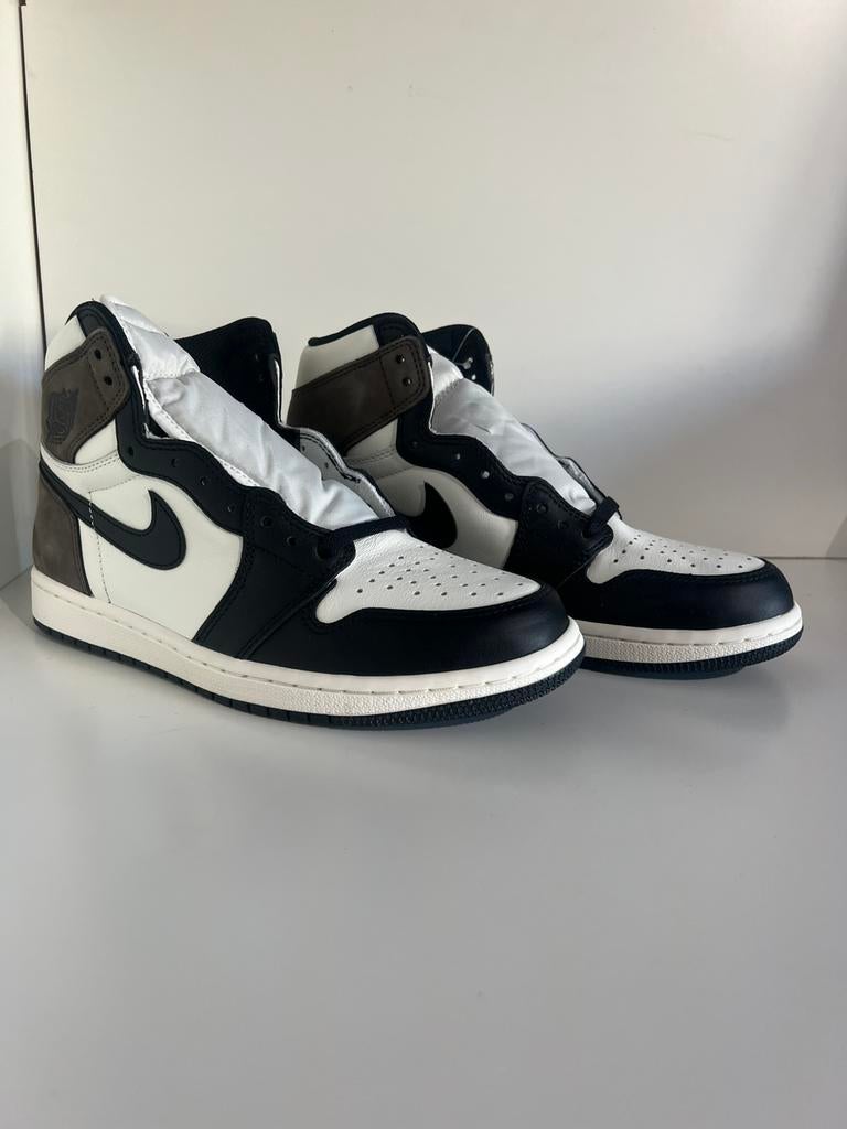 Nike Air Jordan 1 High Dark Mocha, Bruin, ., Nieuw, Ophalen of Verzenden