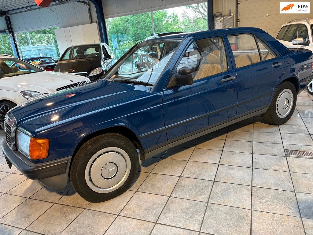 Mercedes-Benz 190-serie 2.0 E Standard, Auto's, Achterwielaandrijving, Blauw, 122 pk, Mercedes-Benz