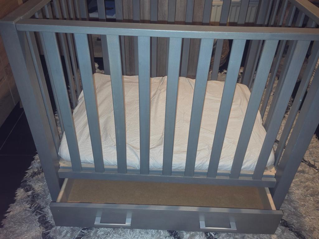Babybox met lade en matras babykamer, Ophalen, Zo goed als nieuw, Vierkant, Lade