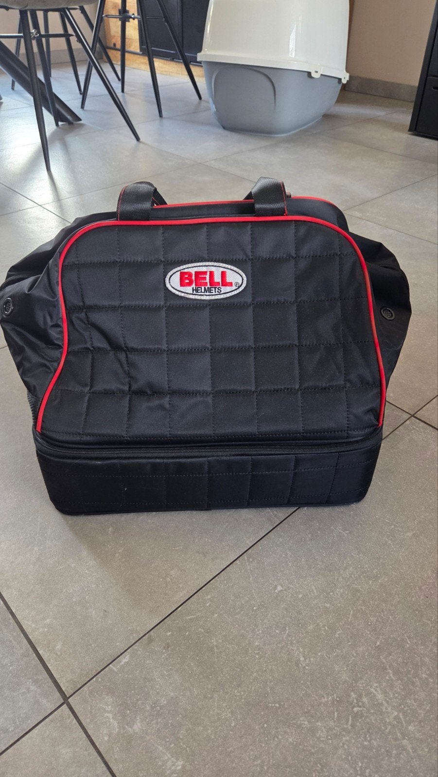 Bell Helmets helm tas - Zwart met rode accenten, Auto diversen, Autosport-onderdelen, Ophalen of Verzenden, Zo goed als nieuw