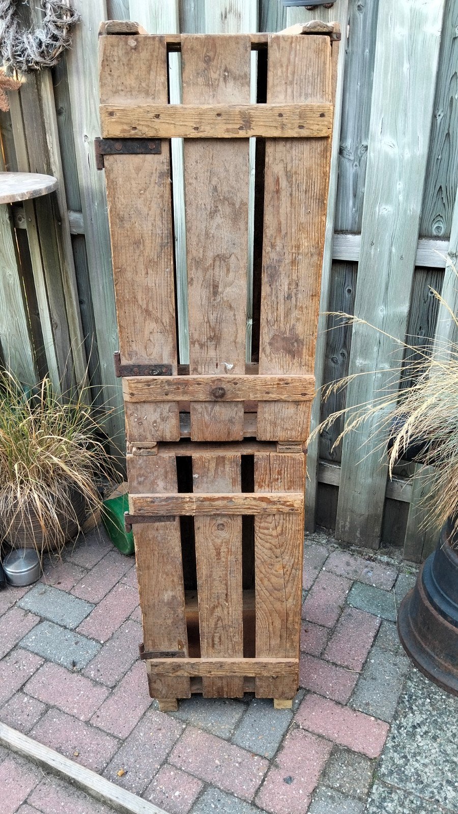Leuke smalle lange kast gemaakt van oude kuikenkisten brocan, Antiek en Kunst, Curiosa en Brocante, Ophalen