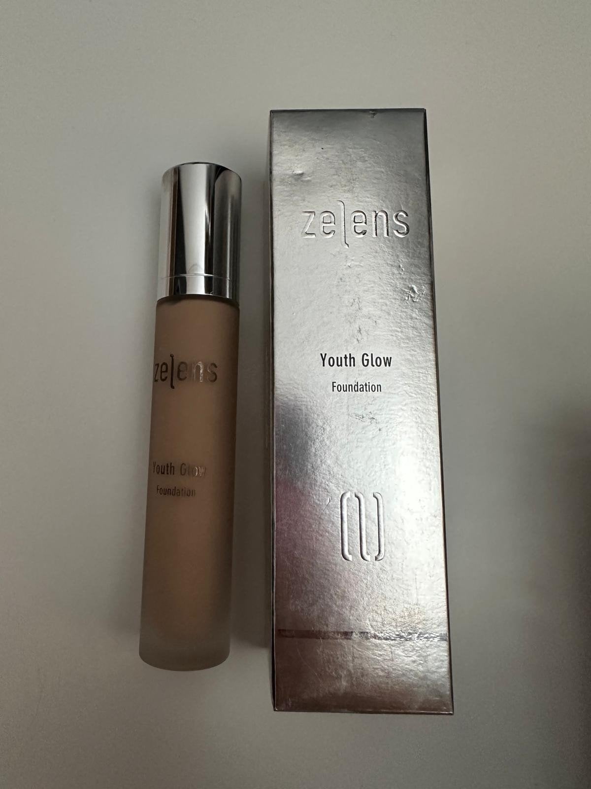 Zelens Youth Glow Foundation - Porcelain (Nieuw), Overige kleuren, Gehele gezicht, Nieuw, Ophalen of Verzenden