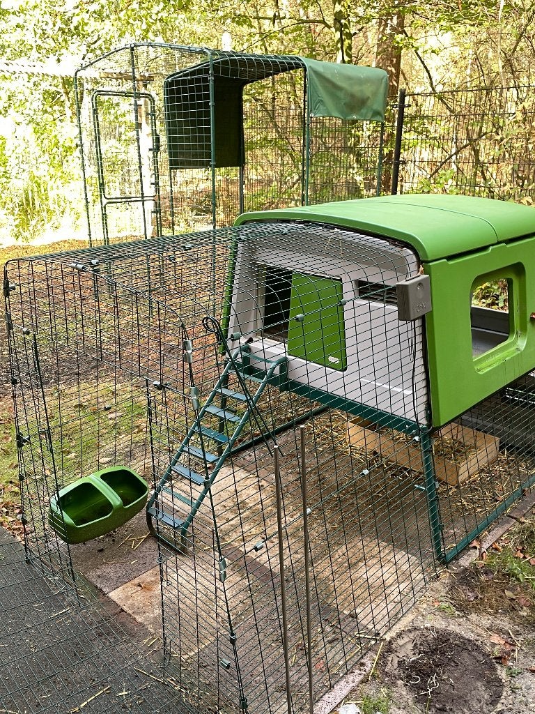 Omlet Eglu Kippenhok met ren en extra frame voor grote ren, Dieren en Toebehoren, Ophalen, Zo goed als nieuw, Kippenhok of Kippenren