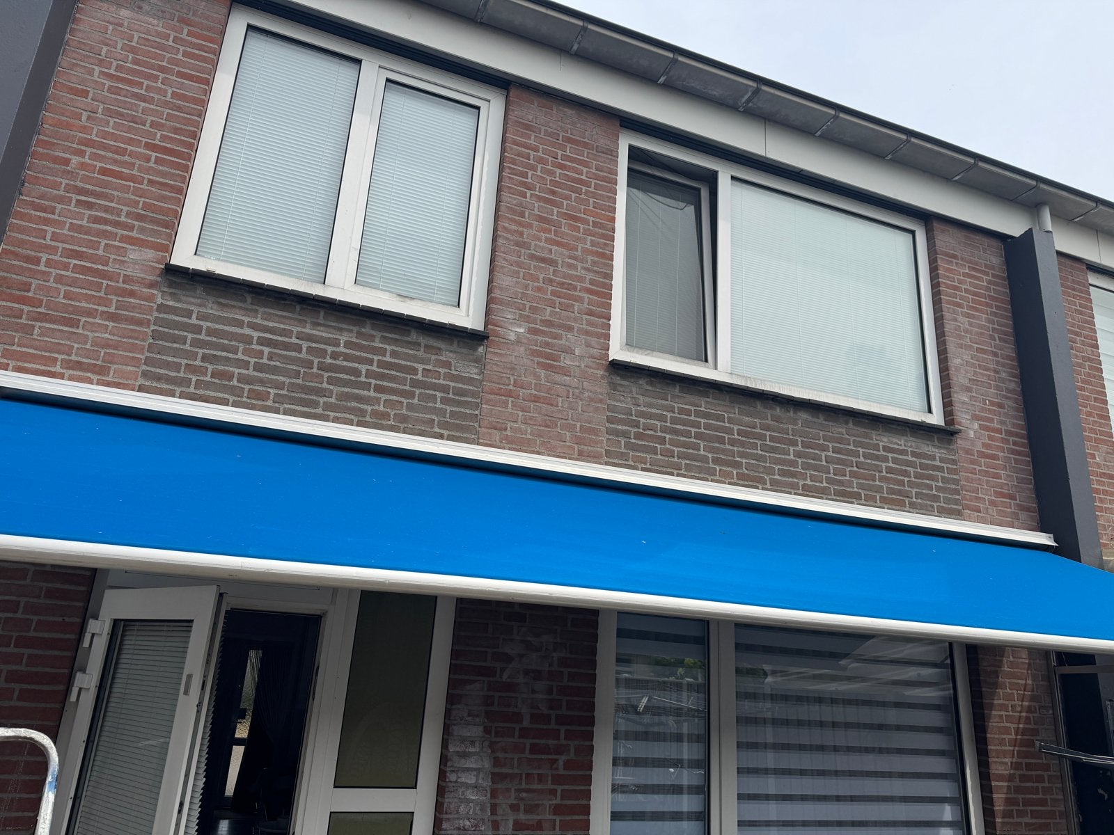 Elektrisch zonnescherm 6m breed, 2m uitval - Goede staat, Ophalen, Gebruikt, 450 cm of meer, Elektrisch