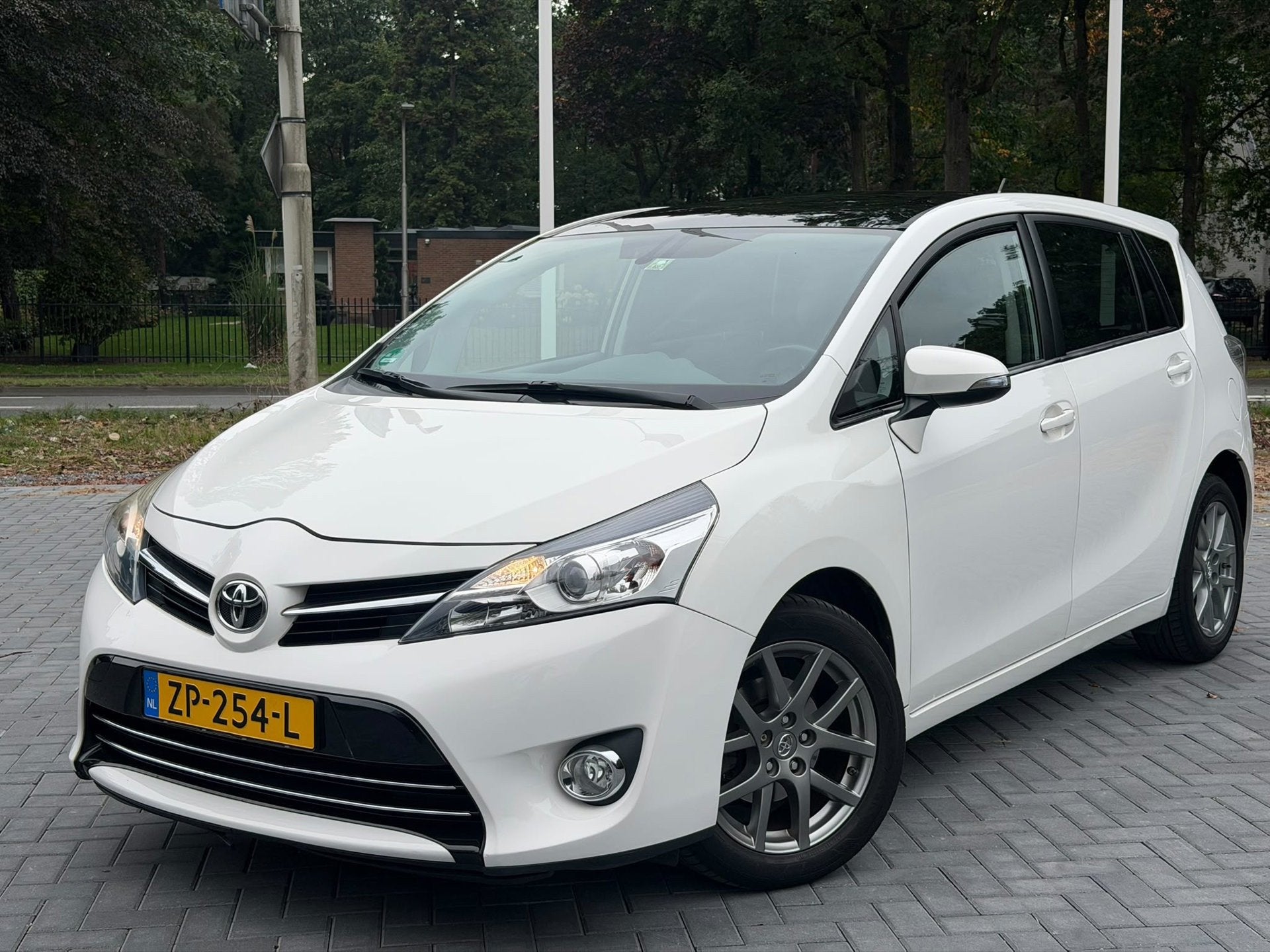 Toyota Verso 1.6 VVT-i Business/Pano/Clima/Cruise/Camera/LMV, Voorwielaandrijving, Gebruikt, 4 cilinders, Handgeschakeld