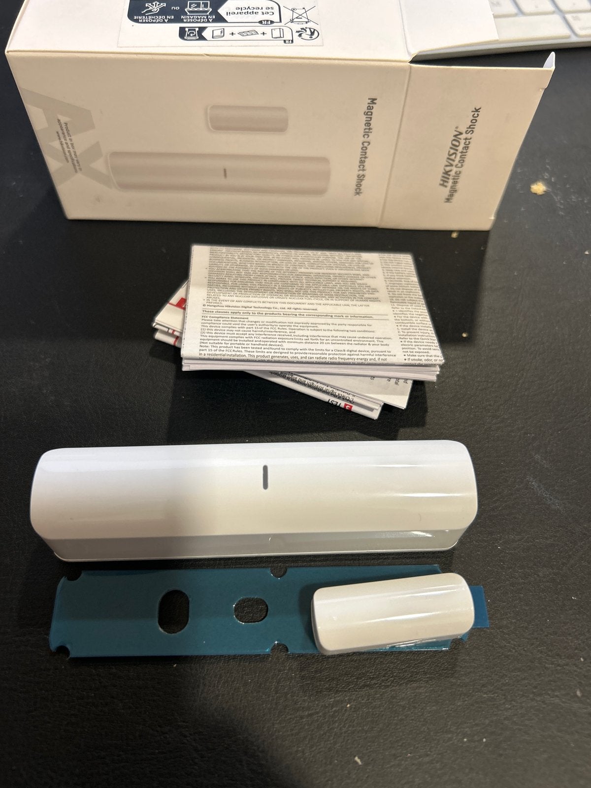 Hikvision DS-PDMCK-EG2-WE(B) Draadloze Magneet Schok Detecto, Doe-het-zelf en Verbouw, Detector, Sensor of Melder, Raam of Deur