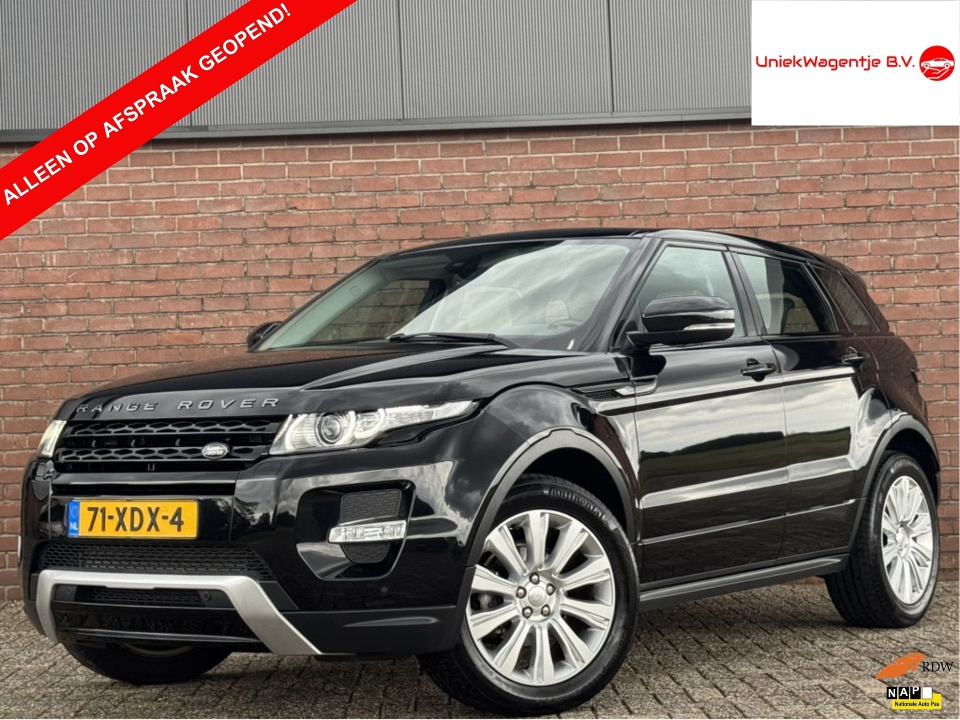 Land Rover Range Rover Evoque 2.0 SI 4WD PRESTIGE!, Auto's, Land Rover, Automaat, Beige, 4 cilinders, Zwart