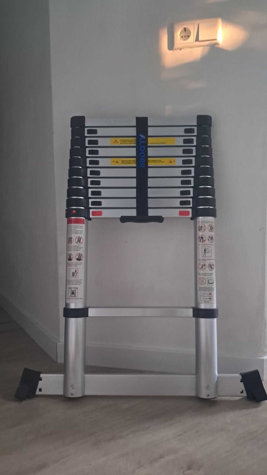 Aldorr telescoopladder, Doe-het-zelf en Verbouw, Ladders en Trappen, Ophalen, Zo goed als nieuw