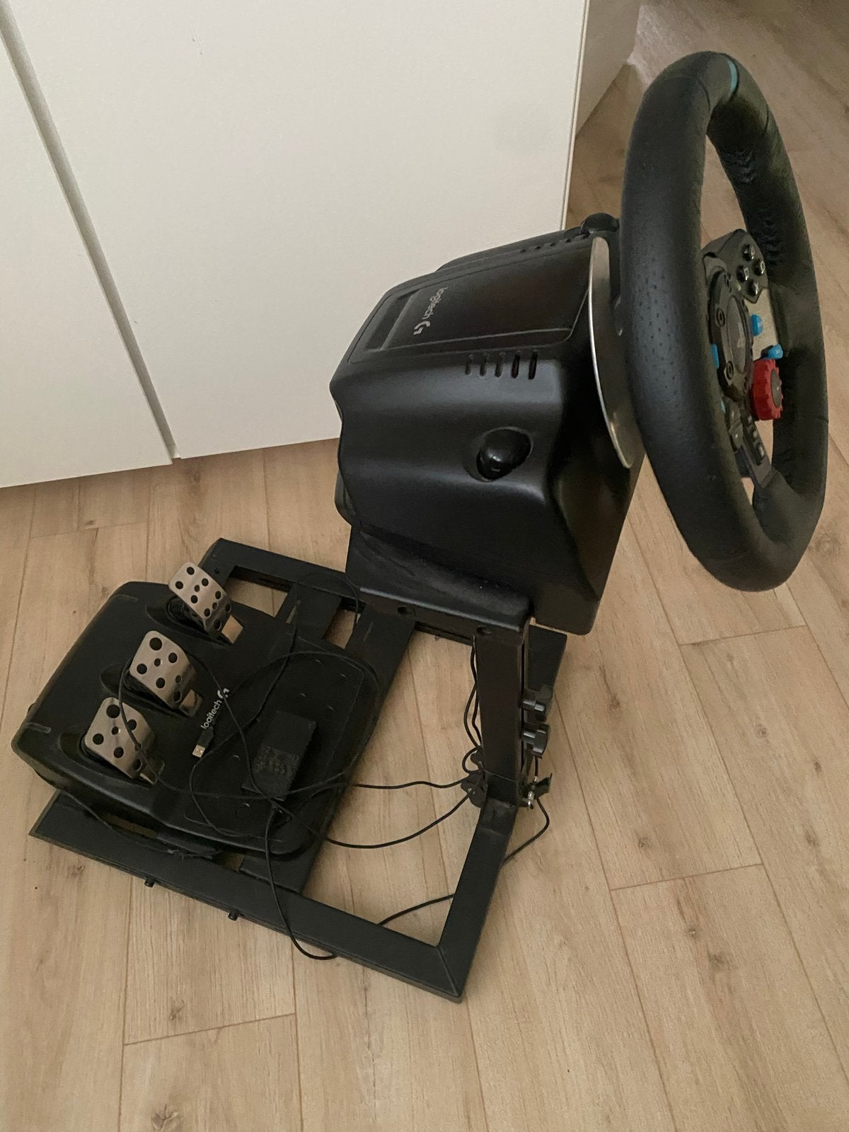 Logitech G29 racestuur met pedalen en Wheel Stand Pro, Spelcomputers en Games, Ophalen, Racestuur, Force feedback, PlayStation