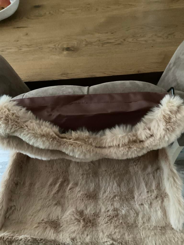 Katten mandje voor op de verwarming, Dieren en Toebehoren, Hondenmanden, Ophalen, Zo goed als nieuw, Pluche