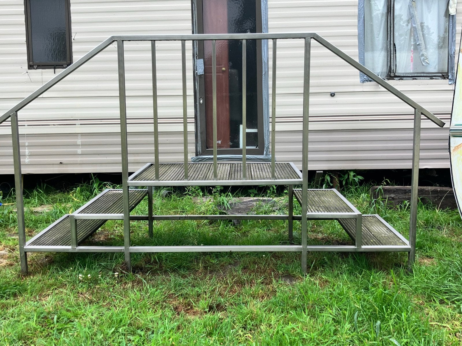 Bordes/opstap/plateau trap voor stacaravan/chalet, Ophalen, Zo goed als nieuw