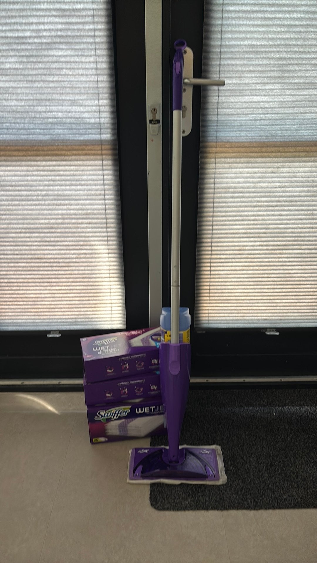 Swiffer wetjet incl 20 reinigings doekjes, Ophalen, Mop of Dweil