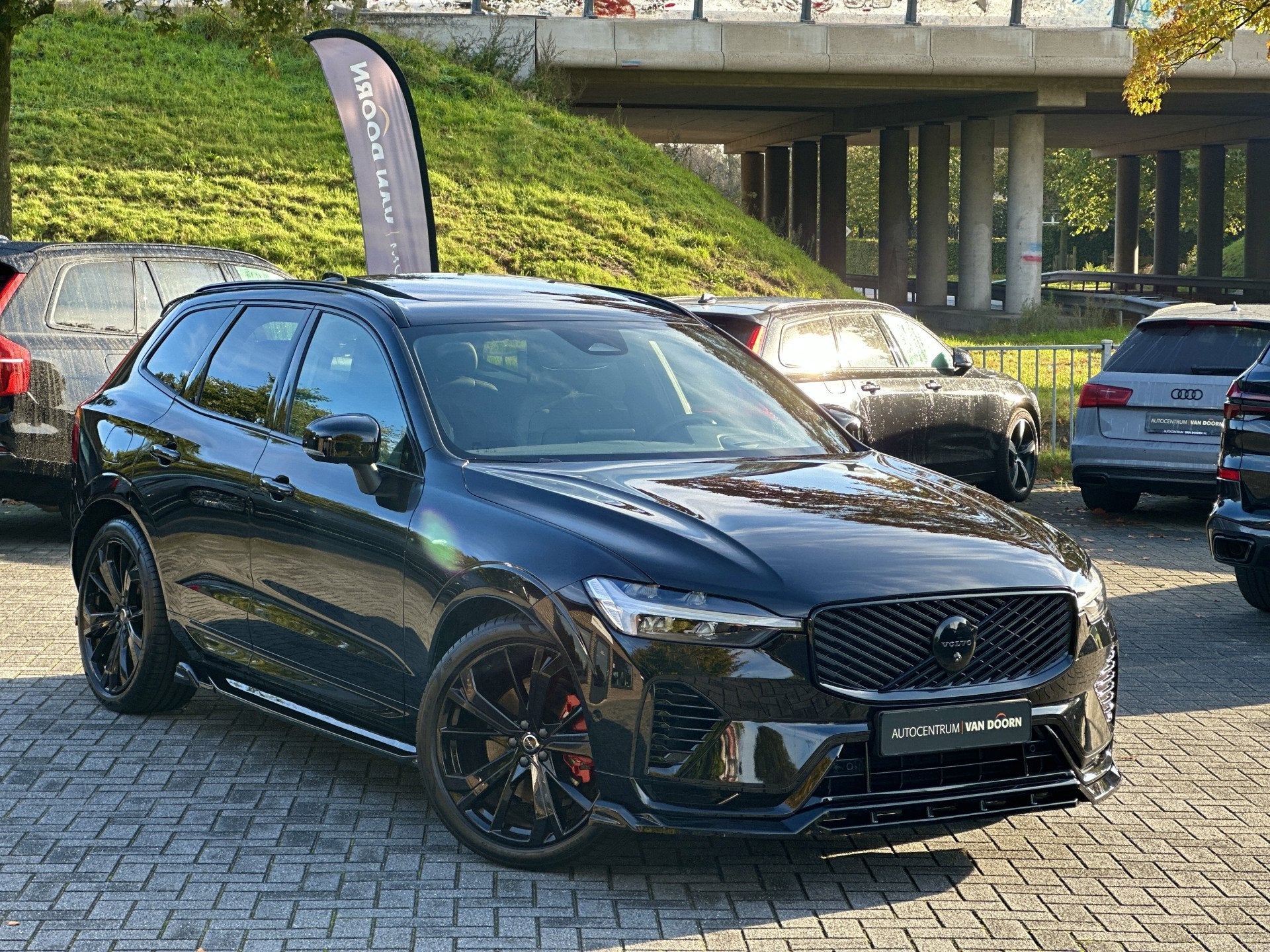 Volvo XC60 2.0 T6 Plug-in hybrid | AWD | Dark Label | Panoda, Automaat, Gebruikt, 4 cilinders, 1969 cc