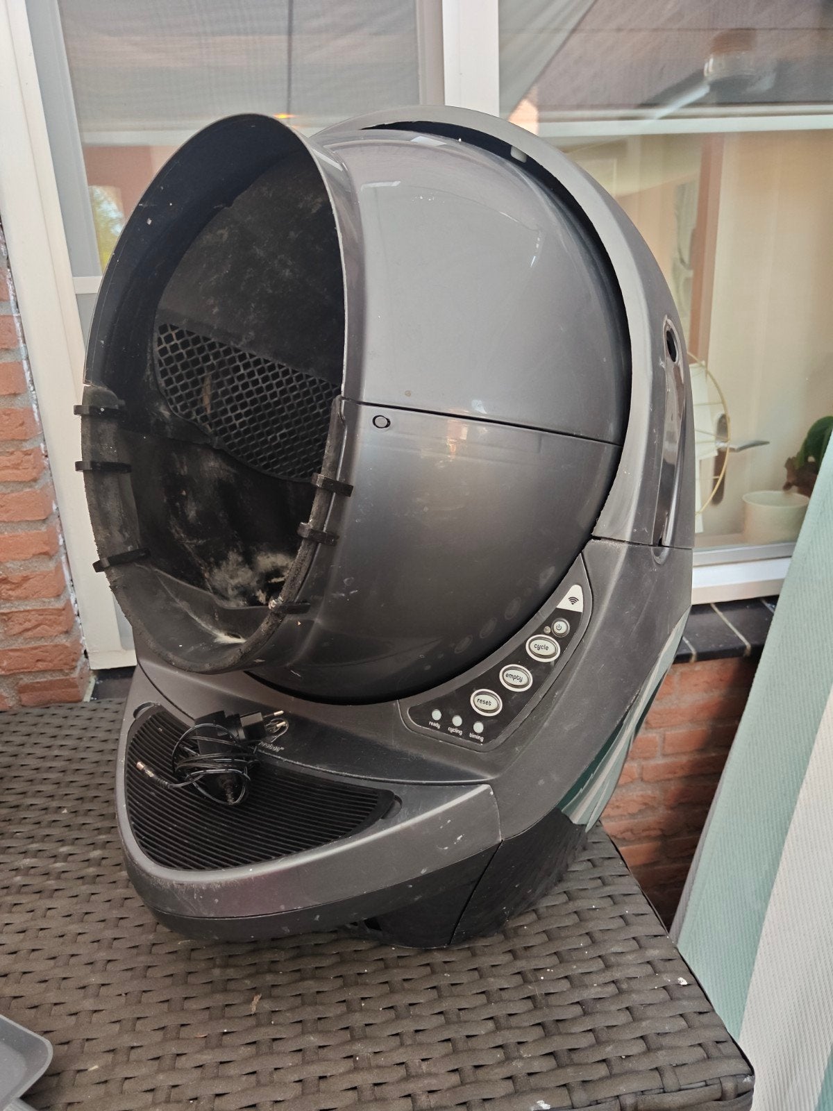 Litter robot, Dieren en Toebehoren, Kattenbakken, Ophalen, Zelfreinigend, Gebruikt, Gesloten