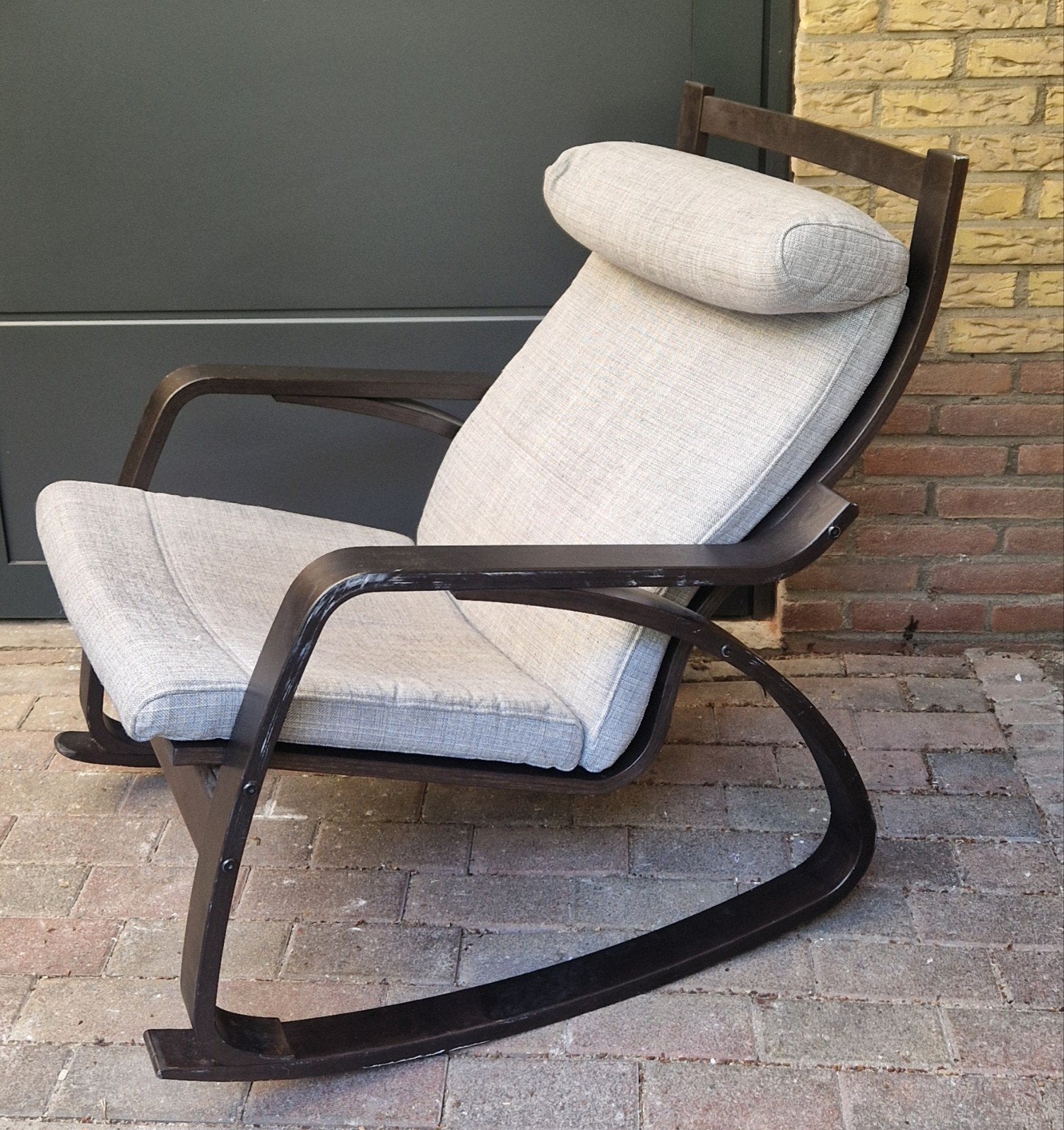 Poang schommelstoel met gebruikssporen, Huis en Inrichting, Stoelen, Ophalen, Modern, Comfortabel, Gebruikt, Stof