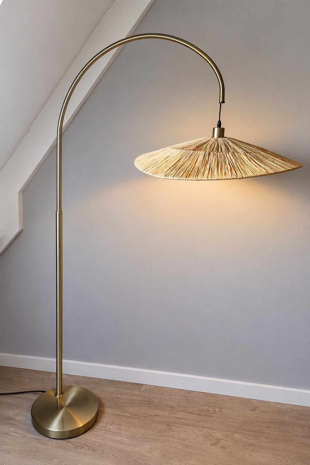 Maison du Monde Booglamp met Raffia Kap, Ophalen, Zo goed als nieuw, Metaal, 150 tot 200 cm