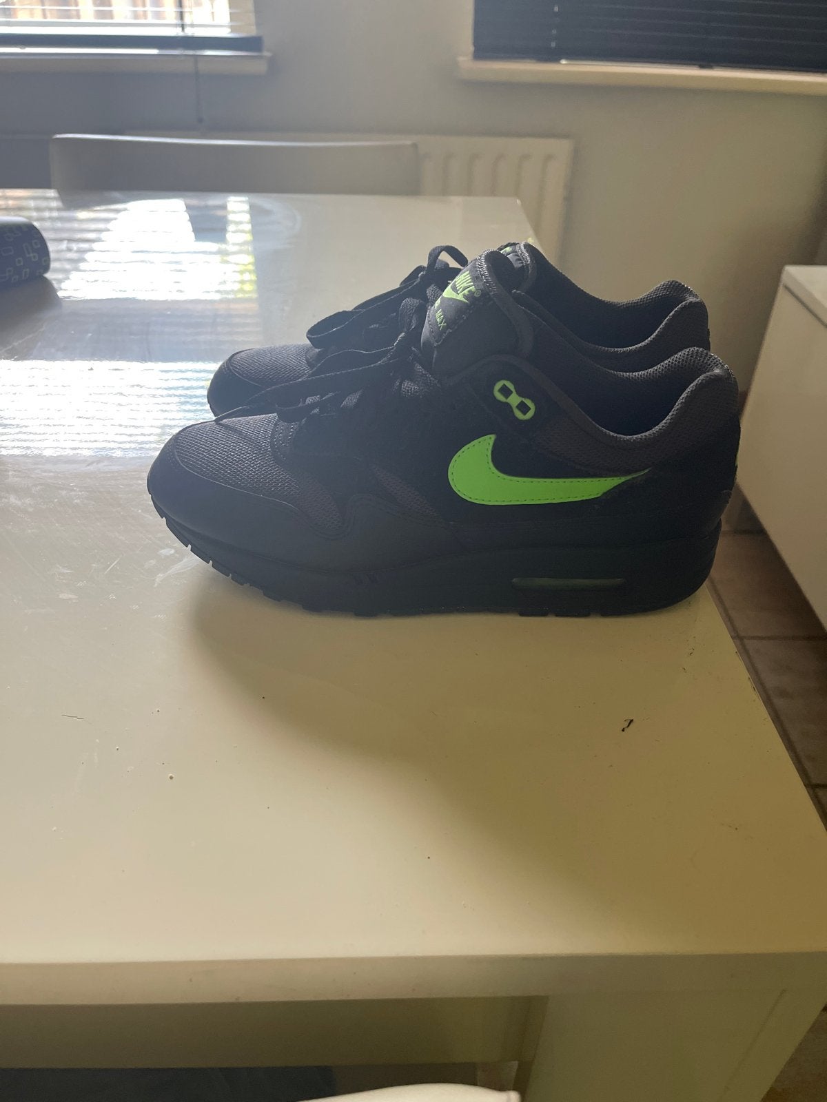 Nike Air Max Sneakers Zwart/Neon Groen - Maat 41, Ophalen of Verzenden, Gedragen, Zwart, Sneakers of Gympen