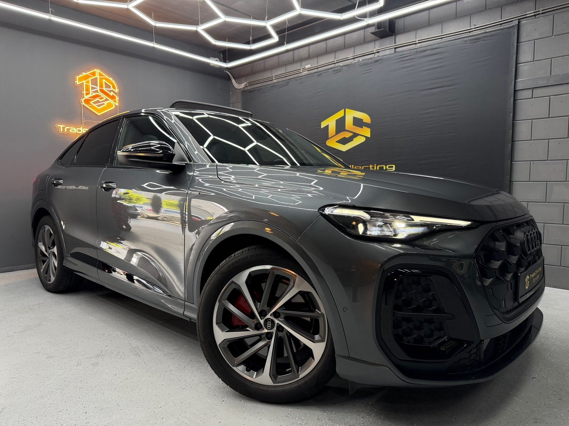 Audi Q5 Sportback 2.0 TFSI e-hybrid quattro S edition Compet, Auto's, Audi, Automaat, Dealer onderhouden, 4 cilinders, 38 km/l