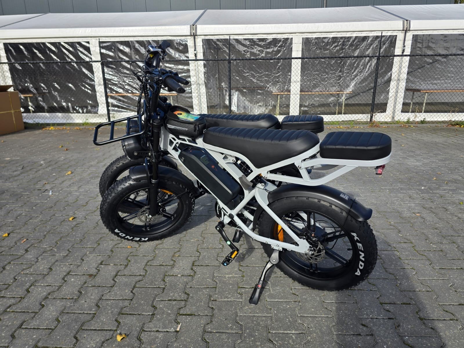 Foto 2 van Fatbike V20 Pro - Alle accessoires gratis+GPS Voorraad NIEUW