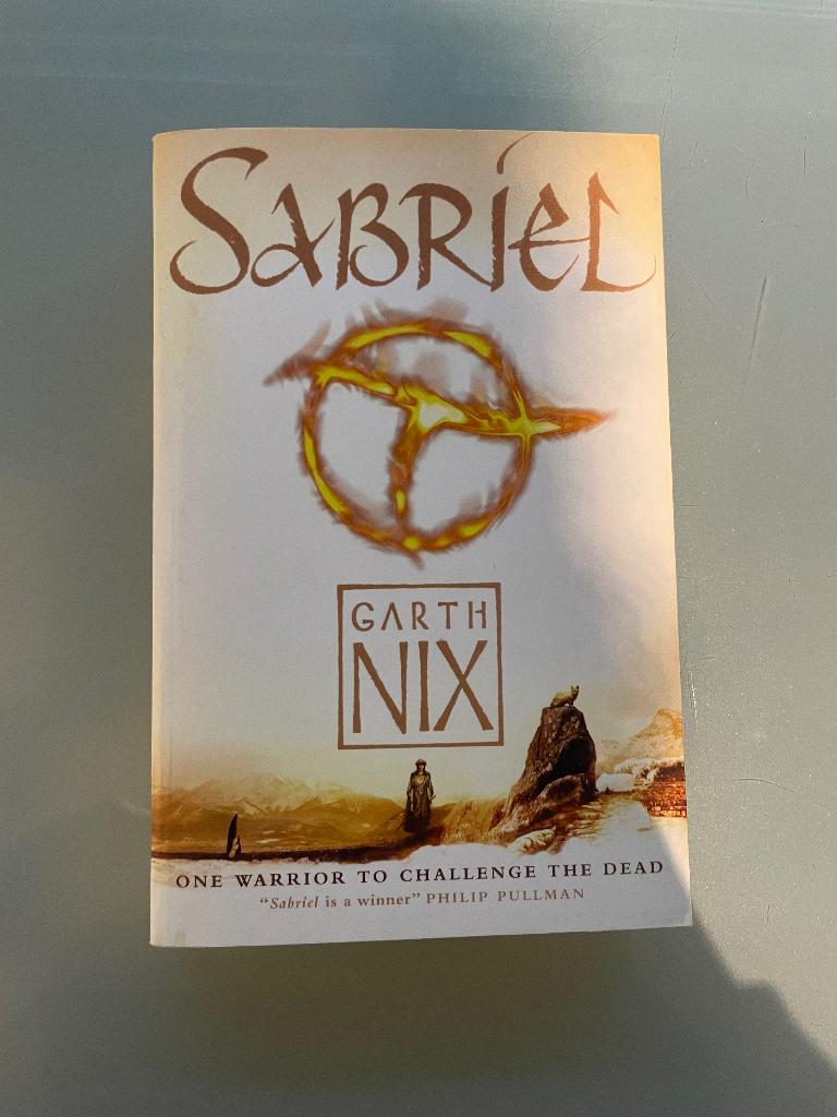 Garth Nix, Sabriel, Boeken, Ophalen of Verzenden, Gelezen, Garth Nix