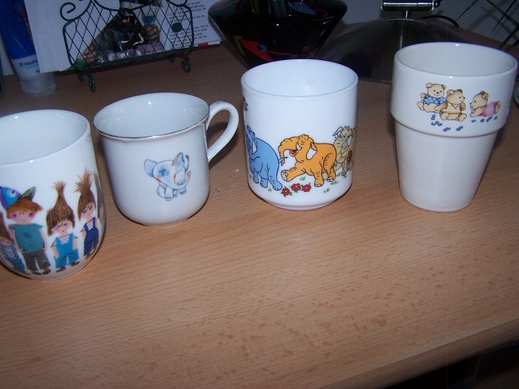 Leuke kinderbekers met diverse opdrukken., Huis en Inrichting, Keramiek, Zo goed als nieuw, Overige stijlen, Mok