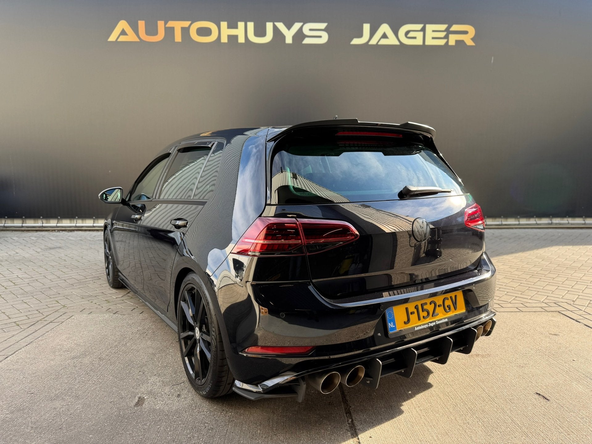 Volkswagen Golf 1.5 TSI Highline Business R Carplay Maxton A, Stof, 4 cilinders, 150 pk, Zwart