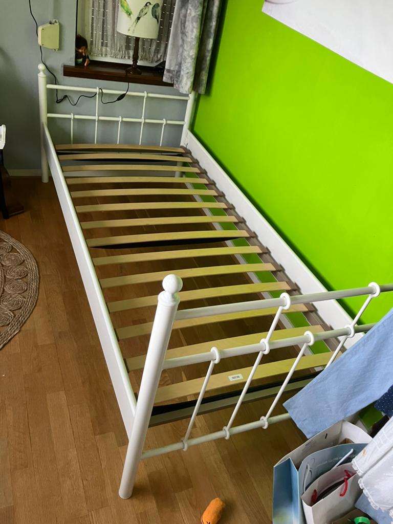 1 persoons bed 90x200cm, Ophalen, 90 cm, Eenpersoons, Zo goed als nieuw