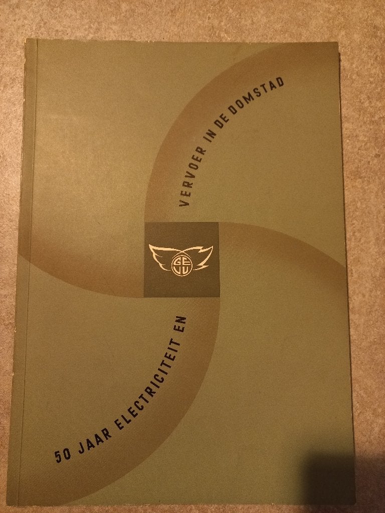 Boek over GEVU Utrecht (1955), Ophalen of Verzenden, Gelezen, Bus