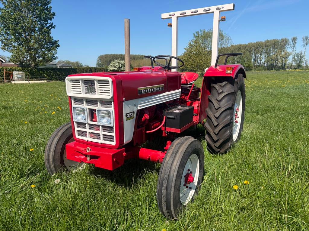 International 323 met kenteken, Zakelijke goederen, Ophalen, Gebruikt, Case IH, Tot 80 Pk