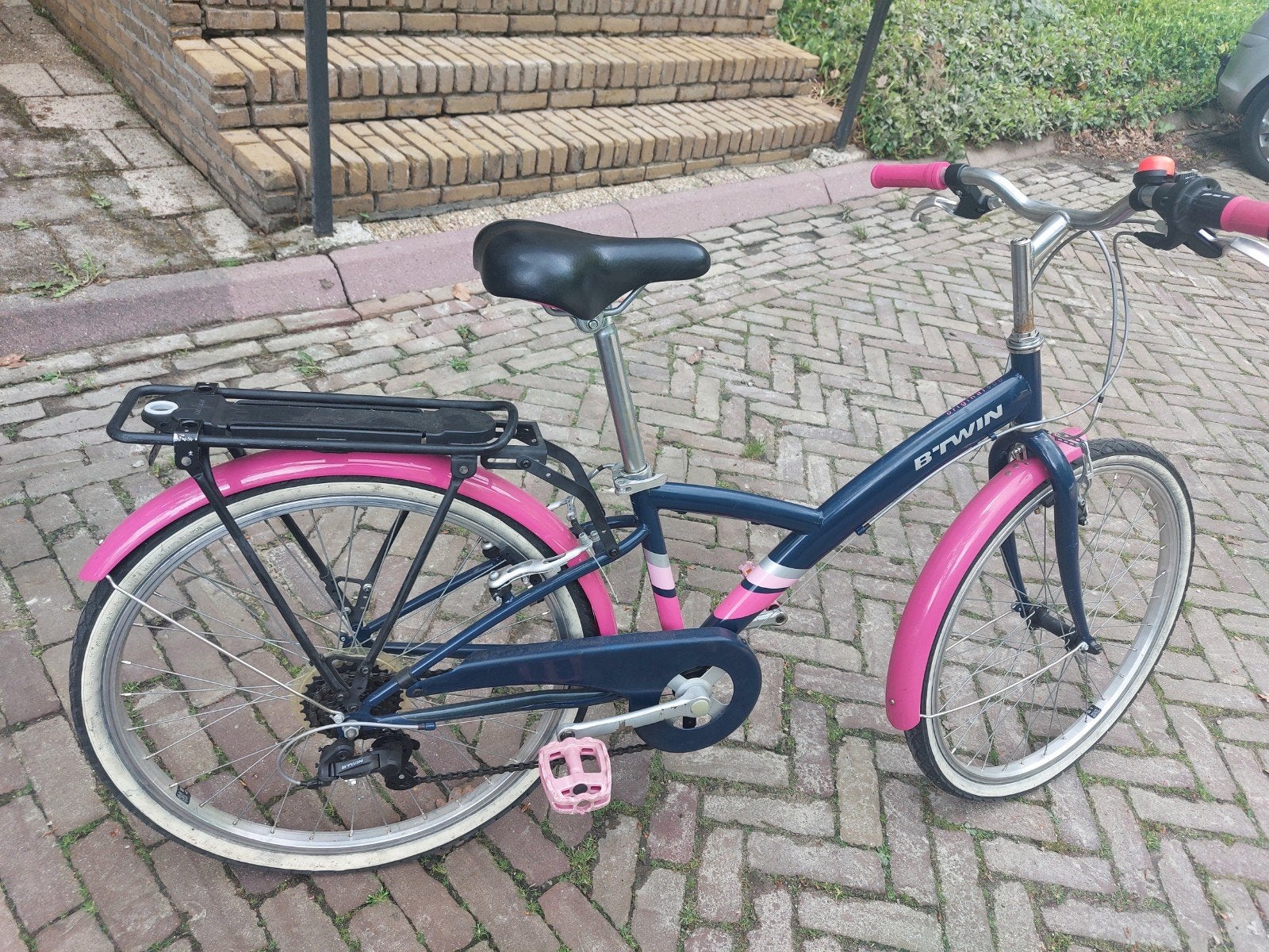 Foto 2 van B'TWIN Kinderfiets 24 inch - Roze/Donkerblauw