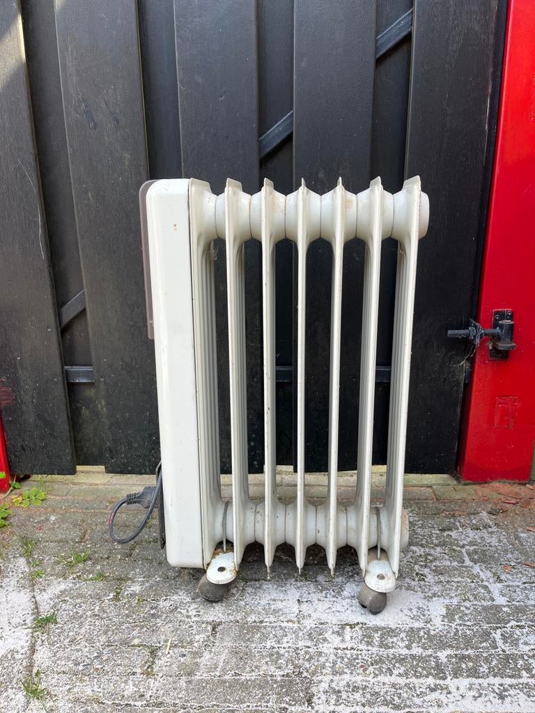 Oliegevulde radiator - Delonghi, Gebruikt, Radiator, Minder dan 60 cm, Ophalen of Verzenden