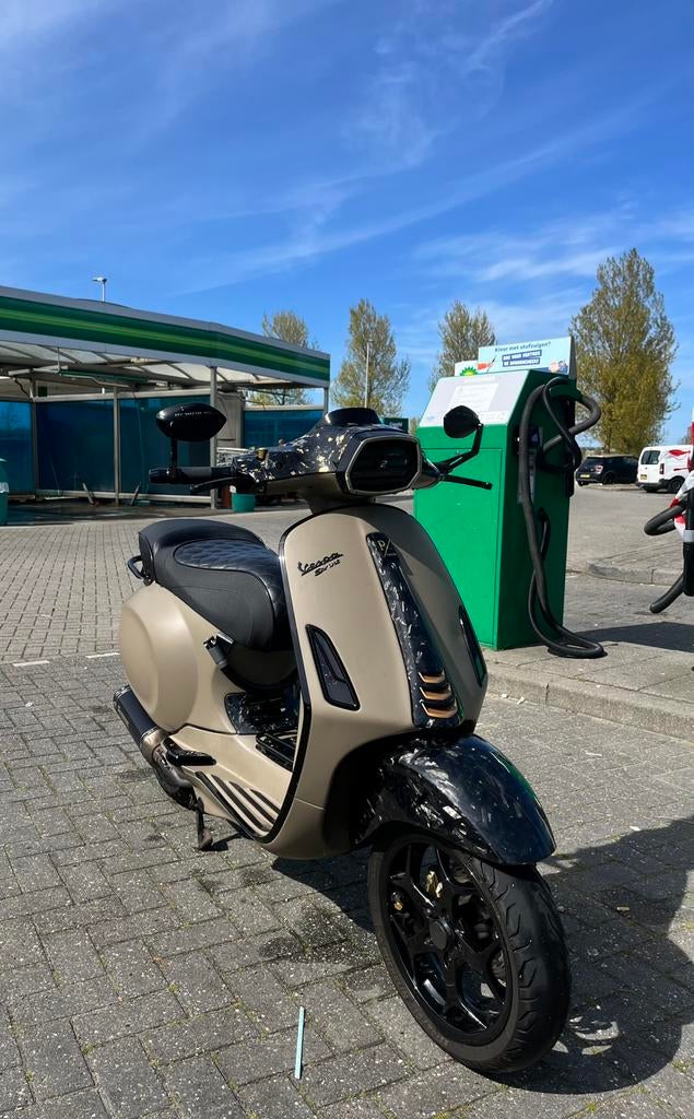 Vespa sprint 80cc DD || Akrapovic || Full Zelioni & Carbon, Fietsen en Brommers, Scooters | Vespa, Ophalen, Overige modellen, Maximaal 45 km/u