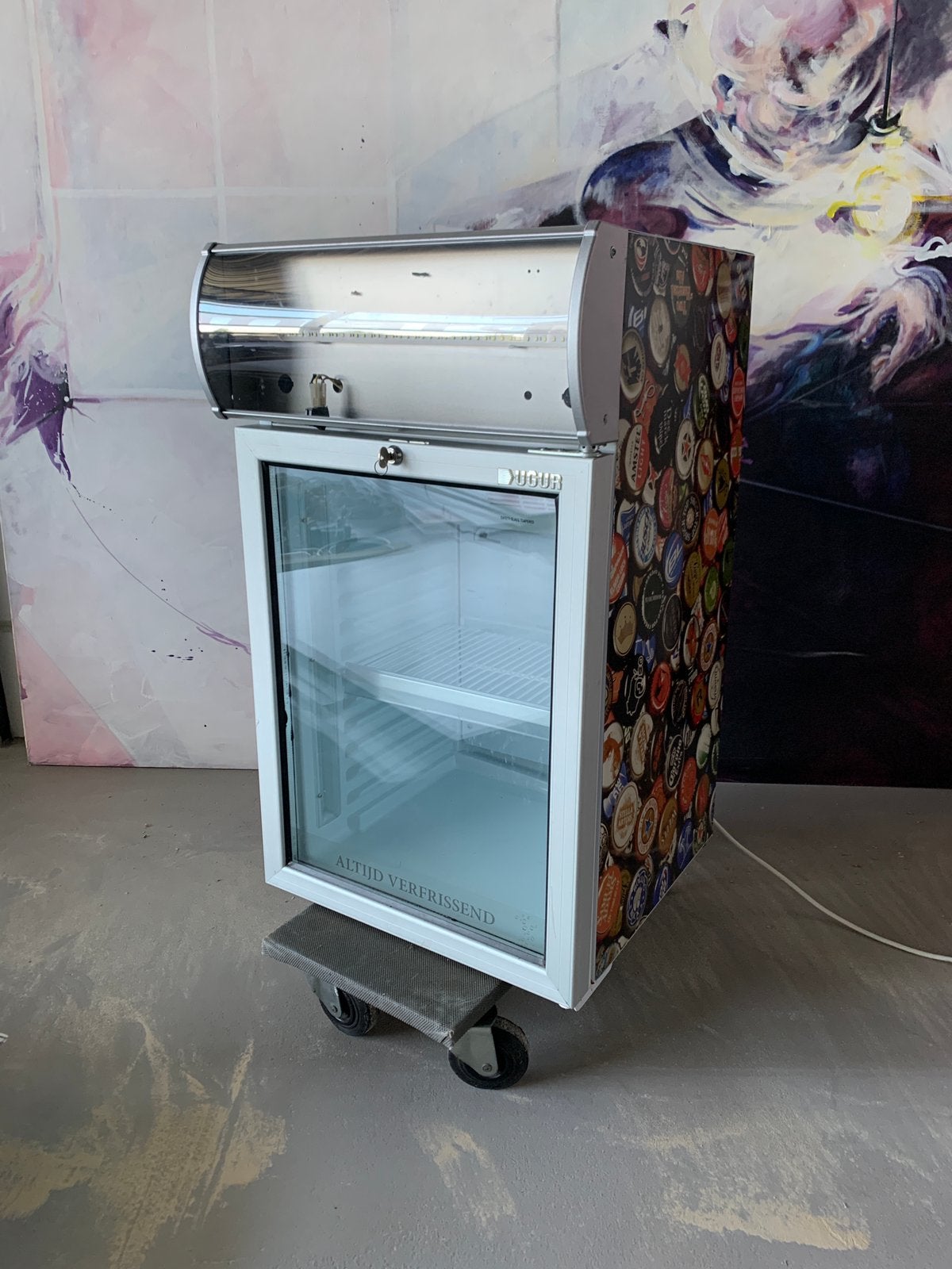 UGUR vitrine glazen koelkast - drankenkast, Ophalen, Zonder vriesvak, 200 liter of meer, Zo goed als nieuw