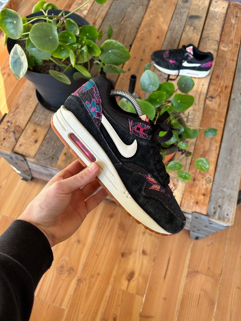 Nike Air Max 1 Aloha Pack Black Pink EU 40.5, Zwart, Nike, Ophalen of Verzenden, Sneakers of Gympen
