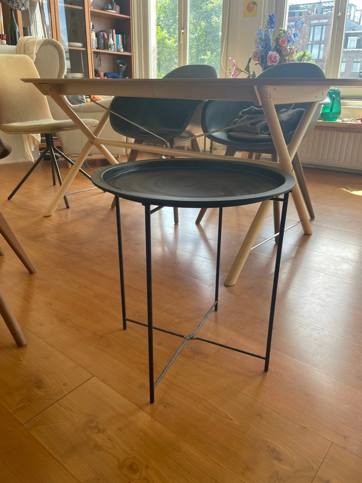 Small black sidetable, Ophalen, Zo goed als nieuw