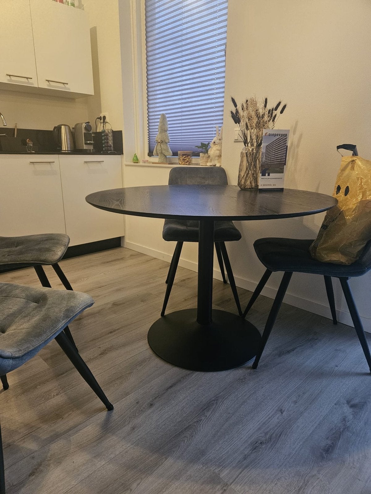 Zwarte ronde eettafel 110 cm - goede staat, Huis en Inrichting, Tafels | Eettafels, Ophalen, Gebruikt, 100 tot 150 cm, Rond
