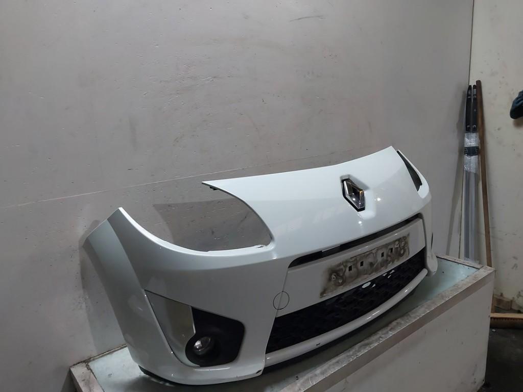 Bumper Voor Renault Twingo II (CN) 2011 620229640R, Gebruikt, Renault Deutschland AG, Dialog.deutschland@renault.de, Peter-Huppertz-Straße 5, Köln 51063, , Duitsland