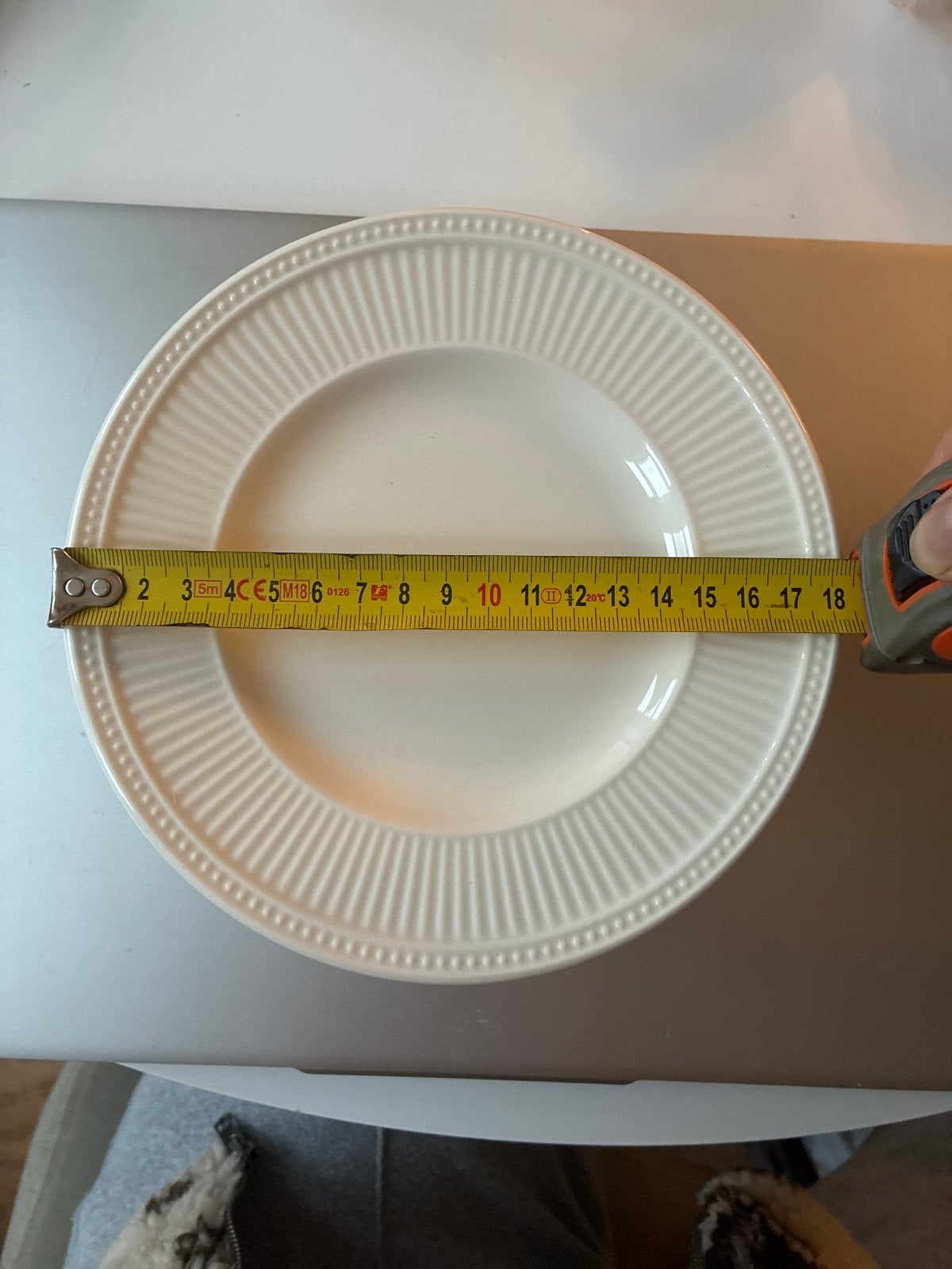 Wedgwood Windsor gebaksbordjes 18 cm (8x), Klassiek, Ophalen of Verzenden, Zo goed als nieuw, Bord(en)