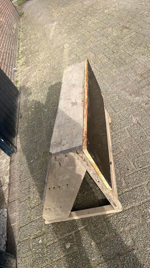 drie treden trap 63 hoog 86 breed 56 diep, Ophalen, Zo goed als nieuw, Rechthoekig, Hout