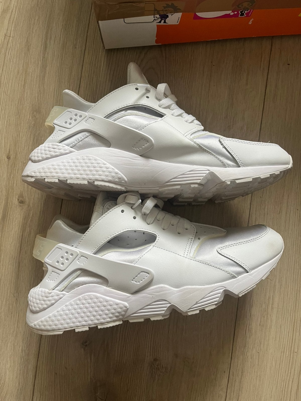 Nike Huarache sneakers triple white - Maat 44.5, Ophalen of Verzenden, Gedragen, Wit, Sneakers of Gympen
