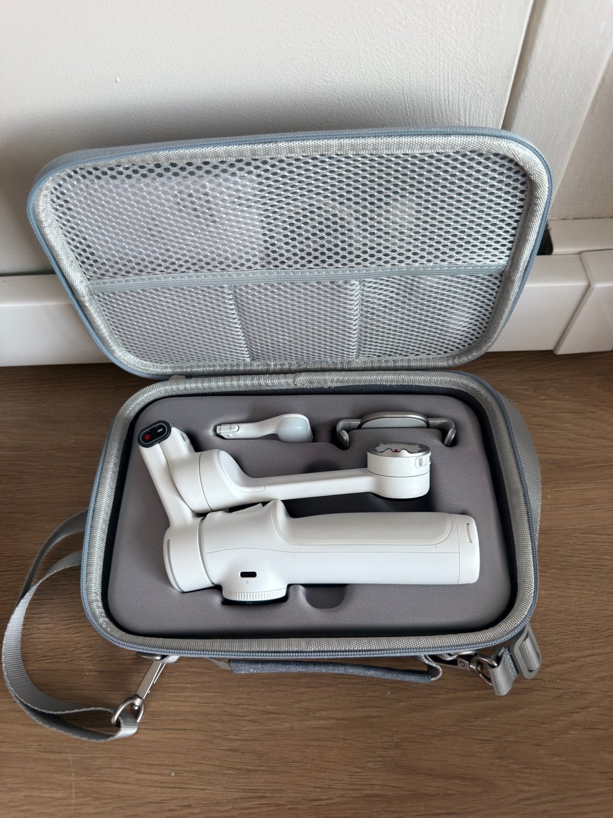 Insta360 Flow 2 Pro Creator Kit Summit White + Carry Case, Insta360, Gimbal, Ophalen of Verzenden, Zo goed als nieuw