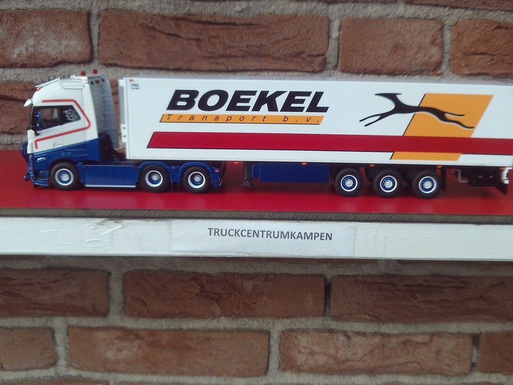 WSI  Volvo  FH5  Globetrotter  van  Ivan  Mol  Transport.