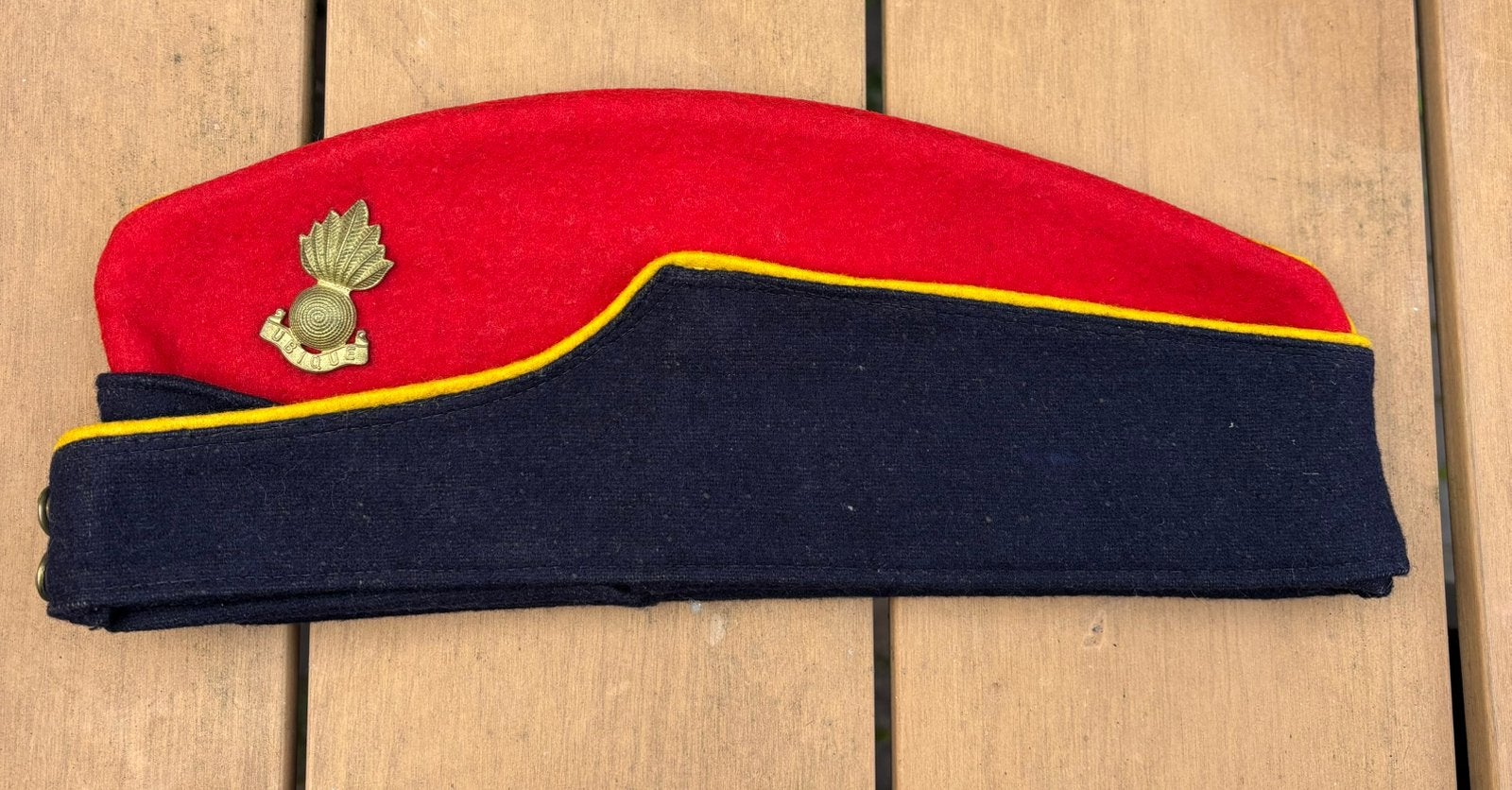 Canadese Artillery Coloured field service cap, Ophalen of Verzenden, Landmacht, Engeland, Helm of Baret