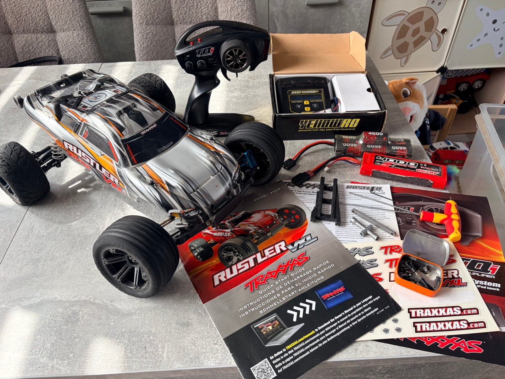Traxxas Rustler 2wd VXL-3s rijklaar, lipo, lader, aluminium., Elektro, Gebruikt, Auto offroad, Ophalen of Verzenden