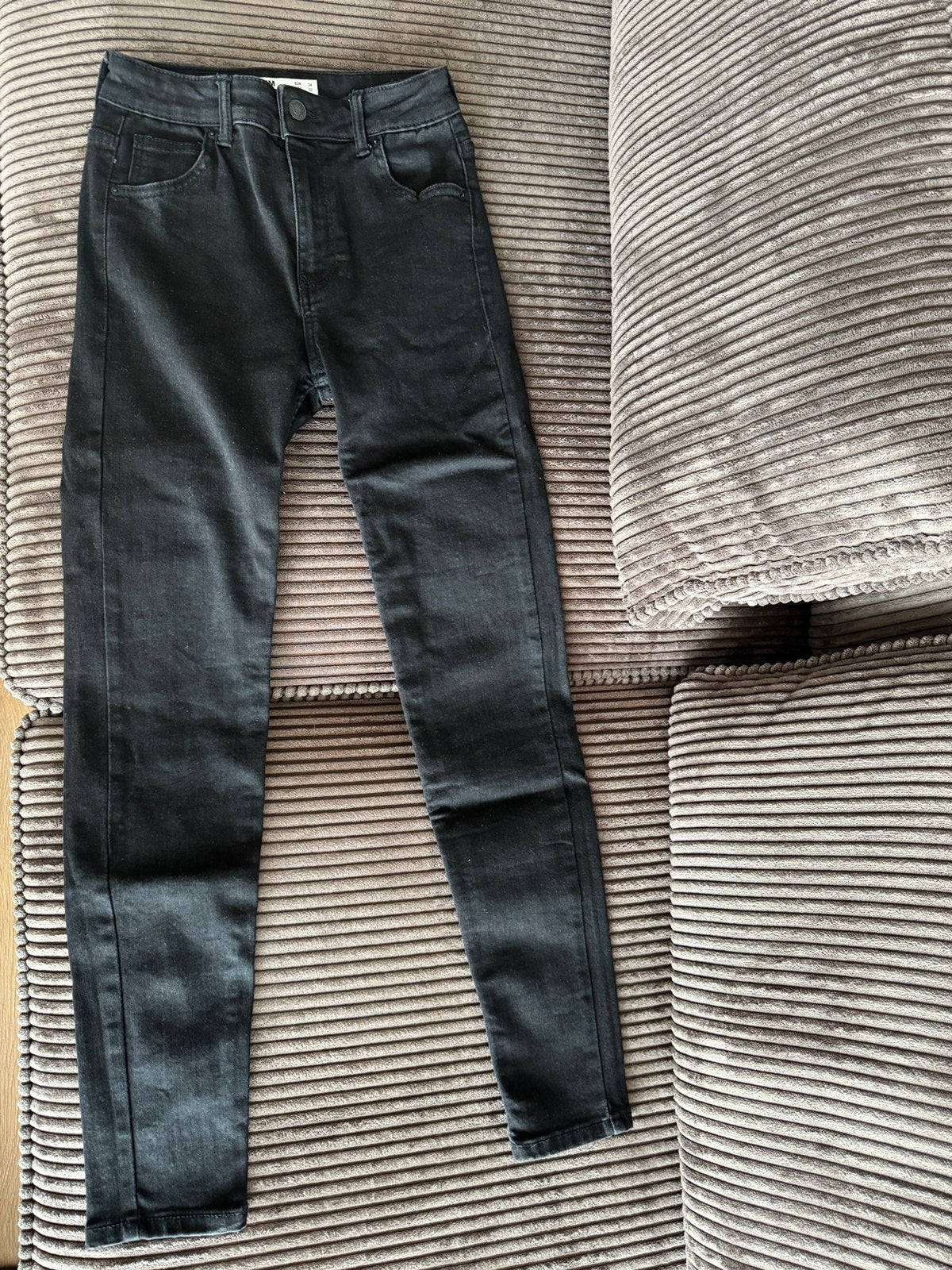 Bershka jeans maat 34, Ophalen of Verzenden, Zo goed als nieuw, Zwart, W27 (confectie 34) of kleiner