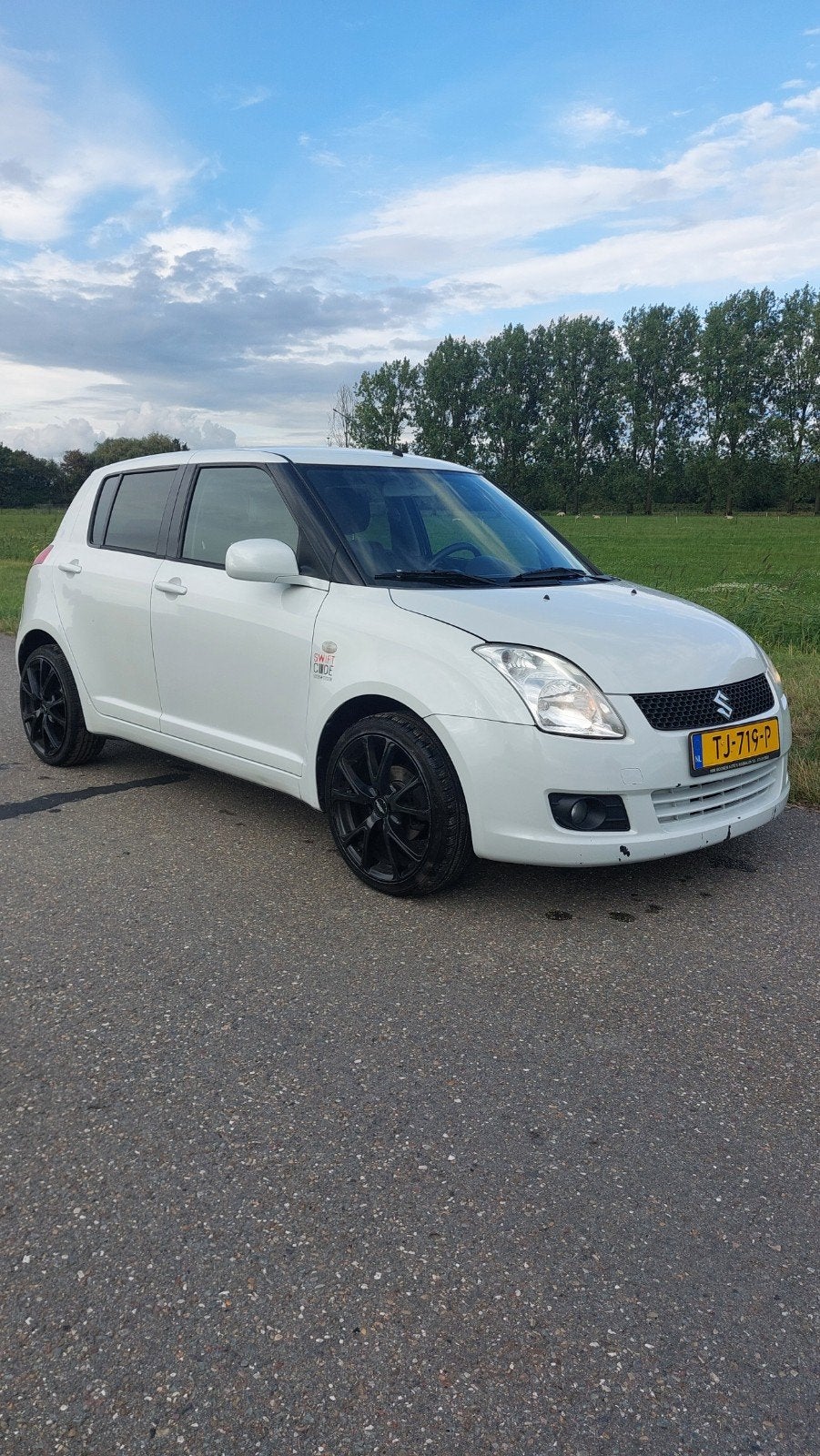 Suzuki Swift 1.3 5D 2010 Wit code versie, Auto's, Suzuki, Voorwielaandrijving, 40 €/maand, Zwart, 400 kg