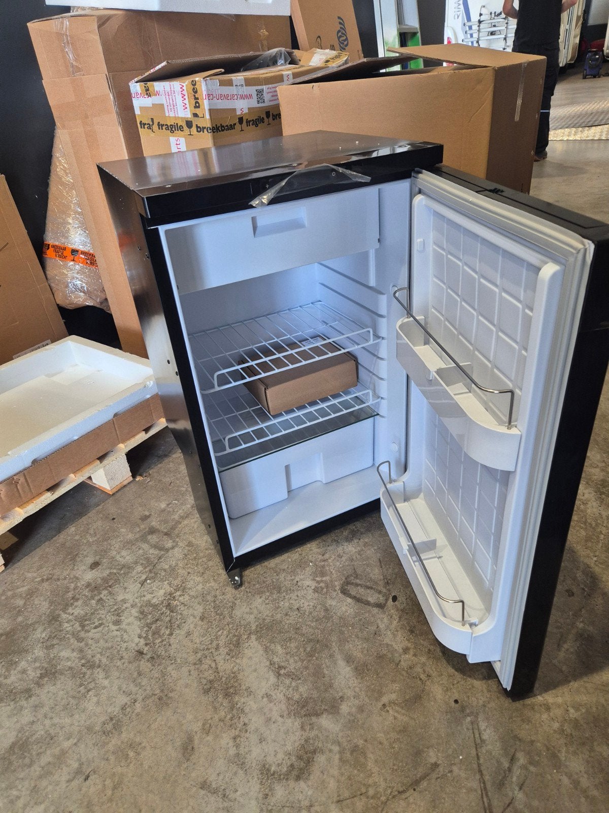 Nieuwe LG CN Comfort CNK-CR85X 12V Koelkast Garantie, Witgoed en Apparatuur, Koelkasten en IJskasten, Zonder vriesvak, Minder dan 45 cm